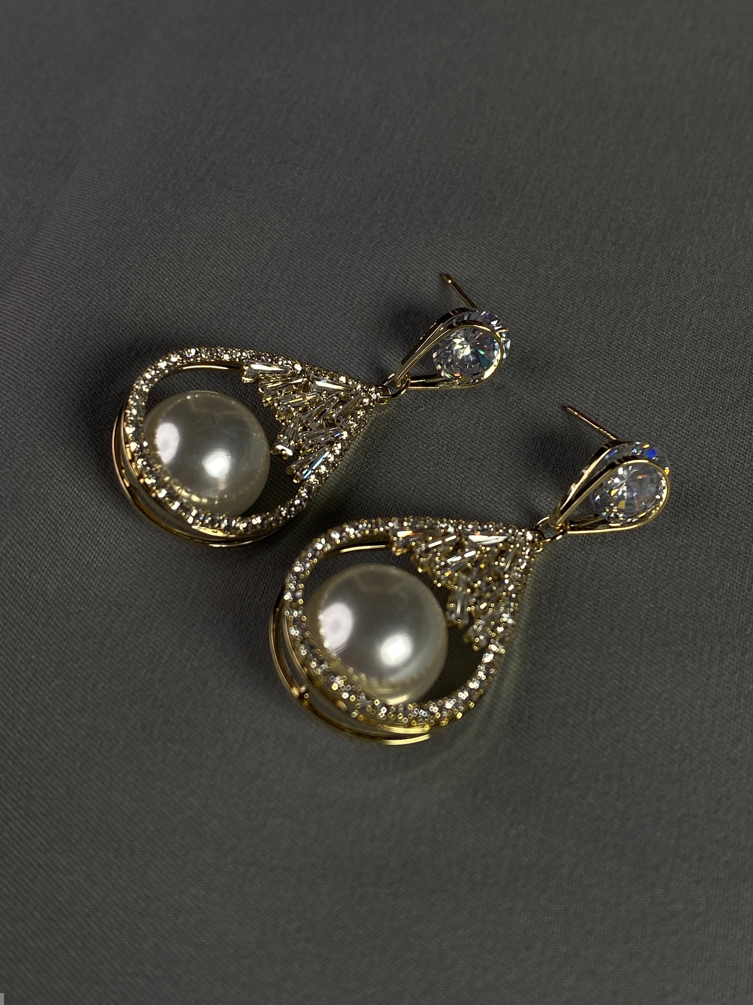 Royal Style Water-drop Pearl Earrings