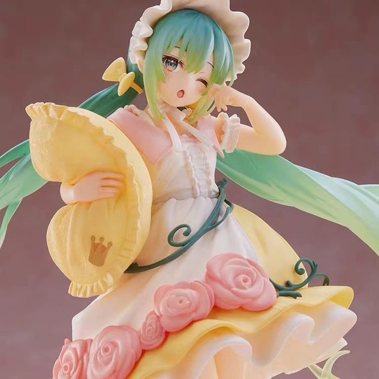 Taito Hatsune Miku Wonderland Figure ~Sleeping Beauty~ Figure, Multiple Colors